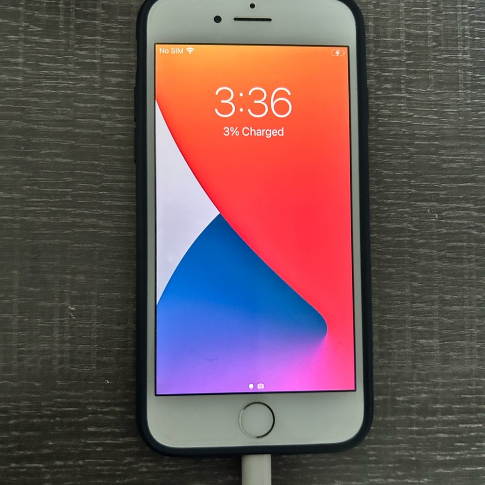 Apple iPhone 7 Silver- 32GB (Unlocked)